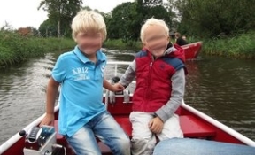 uit met de kinderen varen Giethoorn